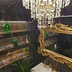 Diamond Class 2 Hanza Tower Apartment *