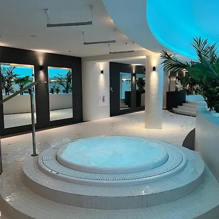 Appartamento Diamond Class 2 Hanza Tower