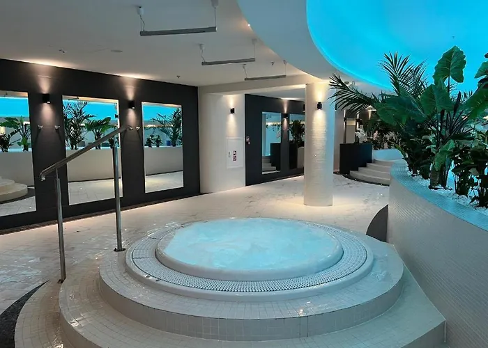 Apartment Diamond Class 2 Hanza Tower