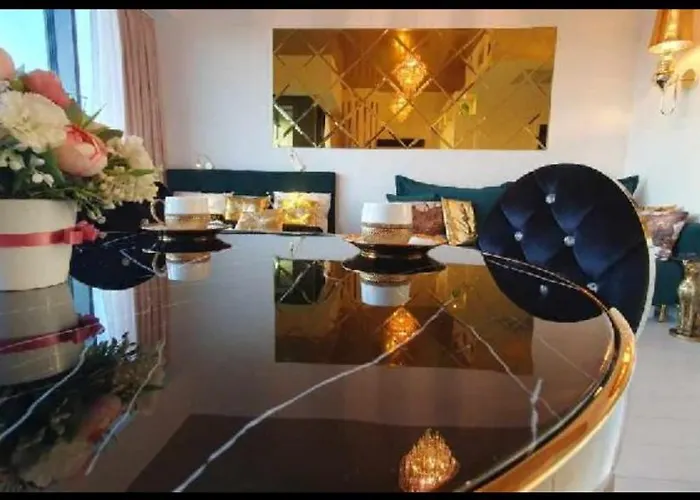 Diamond Class 2 Hanza Tower *